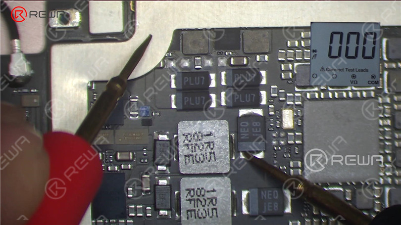 How to Fix an iPad Pro that Won't Turn On - Short Circuit Detected by Rosin Dispenser